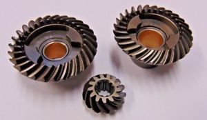 Комплект шестерен приводн. перед. задн. 4-6л.с. (GEAR) 8M0122680