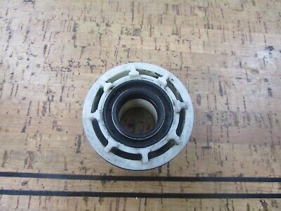 Втулка (CARRIER ASSEMBLY, Oil Seal) 8M0007131