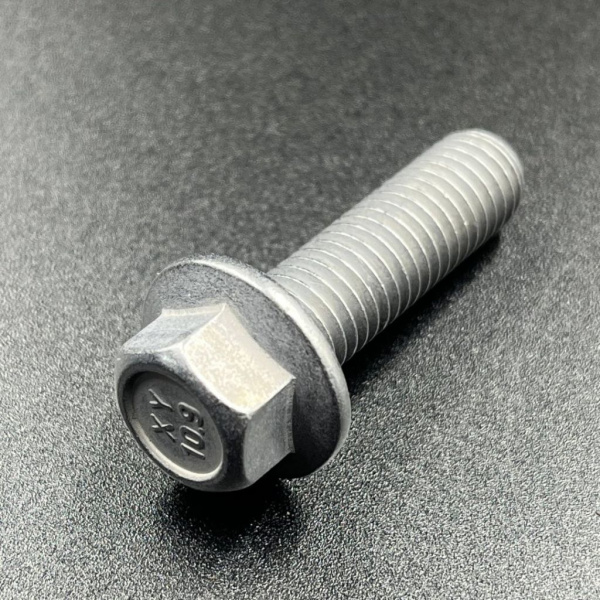 Болт крепления редуктора Yamaha 20-30; F20-40 90105-10M12