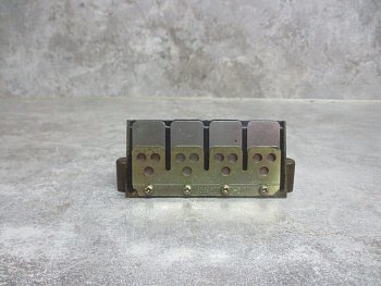 Блок лепестковых клапанов (REED BLOCK ASSY) 855952T3