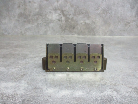 Блок лепестковых клапанов (REED BLOCK ASSY) 855952T3